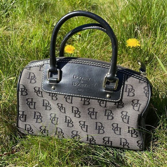DOONEY & BOURKE 1975 • hand held purse grey and black - Picture 2 of 8